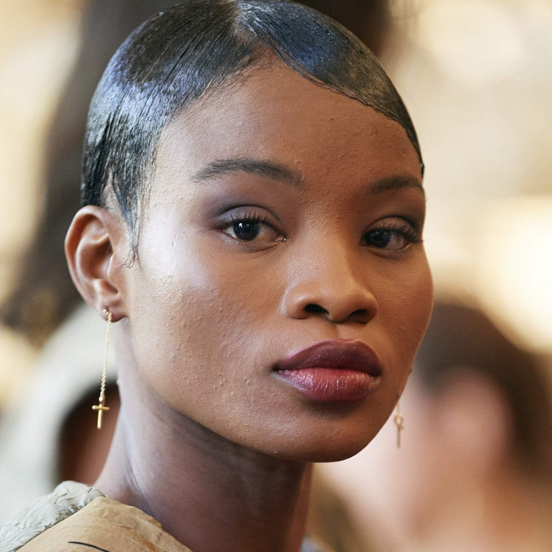 Örhänge dam: The Shepherd's Cross earrings - ZOE HOOP JEWELRY