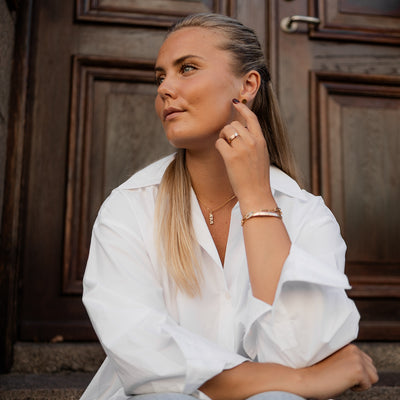 JESUS Halsband Dam i 18K guldpläterat återvunnet sterlingsilver från ZOE HOOP JEWELRY